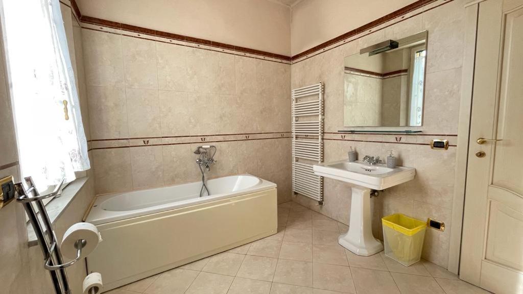 Villa Peonia Parma Cameră foto